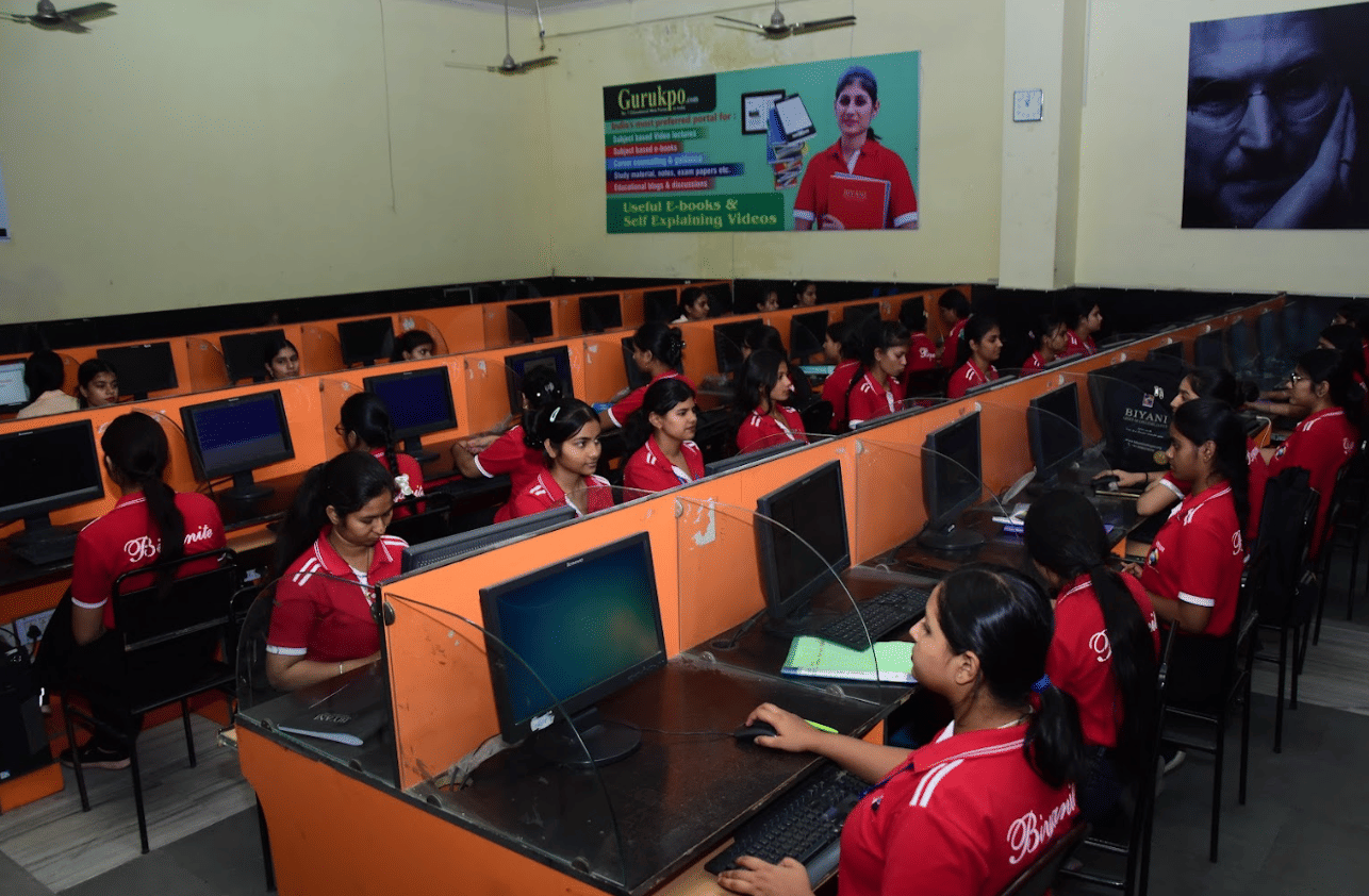 Biyani Girls College Jaipur Labs photo 11